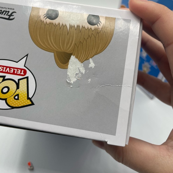 Friends funko pops set of 2 NWT - Picture 3 of 7